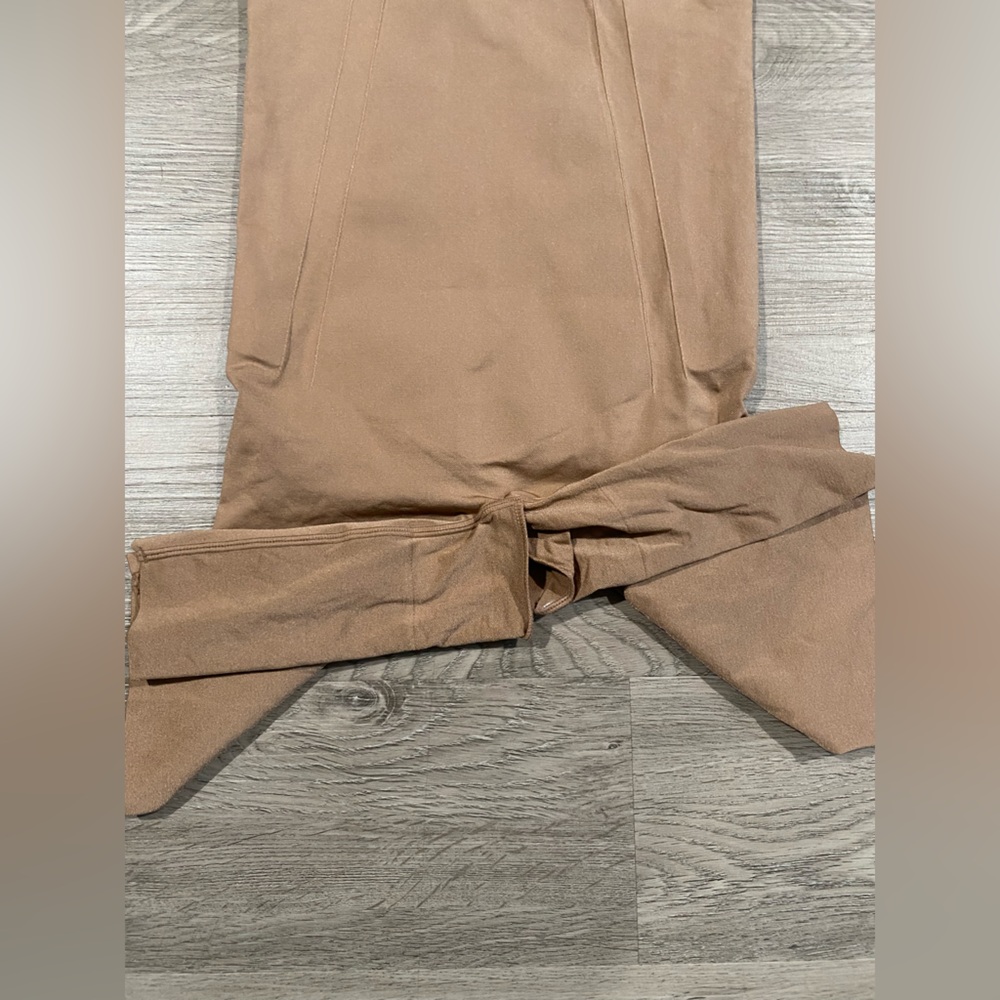 Spanx On Core High-Waisted Shapewear Shorts Mid Thigh - Picture 3 of 5
